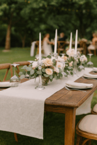 Günstige Hochzeitsdeko mit edlen Tischläufern
